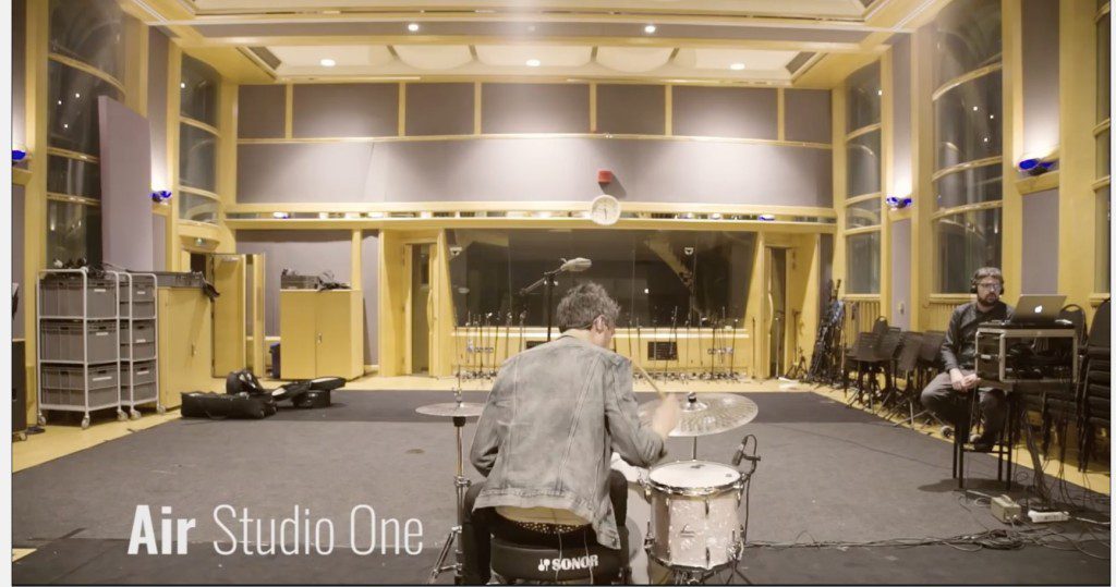 在 Air Studio One 錄音 Photo: Sound on sound Youtube channel