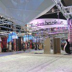 Rickenbacker吉他展示(用吊的)