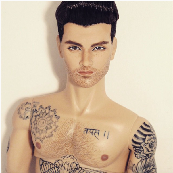 Cover Art Maroon 5魔力紅 裸體刺青battle繪圖封面 樂手巢ysolife