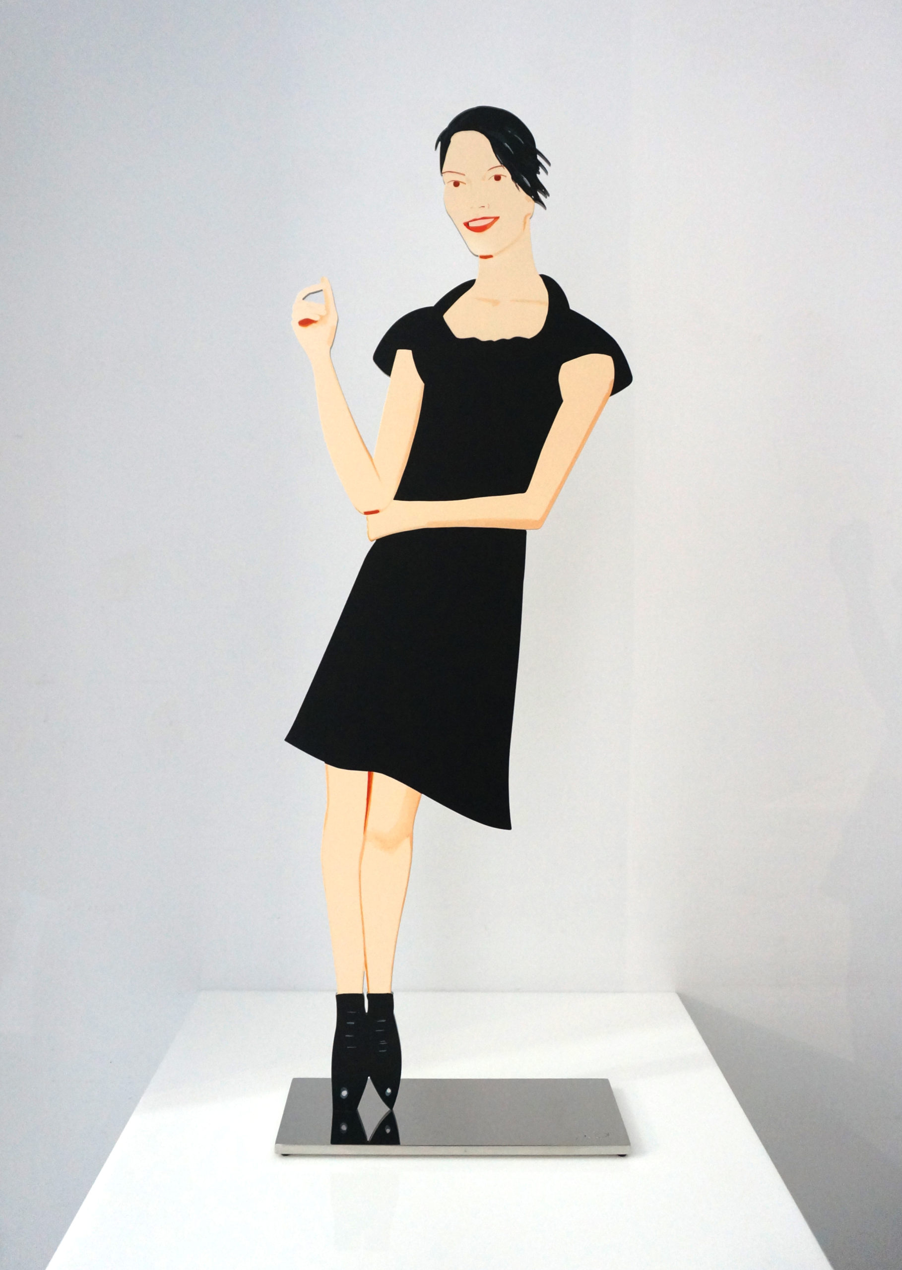 2_德鴻畫廊_Alex Katz-Black Dress(Carmen) (1)鋁、抗UV無酸墨水、保護用透明漆、不鏽鋼台座 Shaped powder-coated aluminum, UV cured archival inks, Clear coated, Stainless steel base_