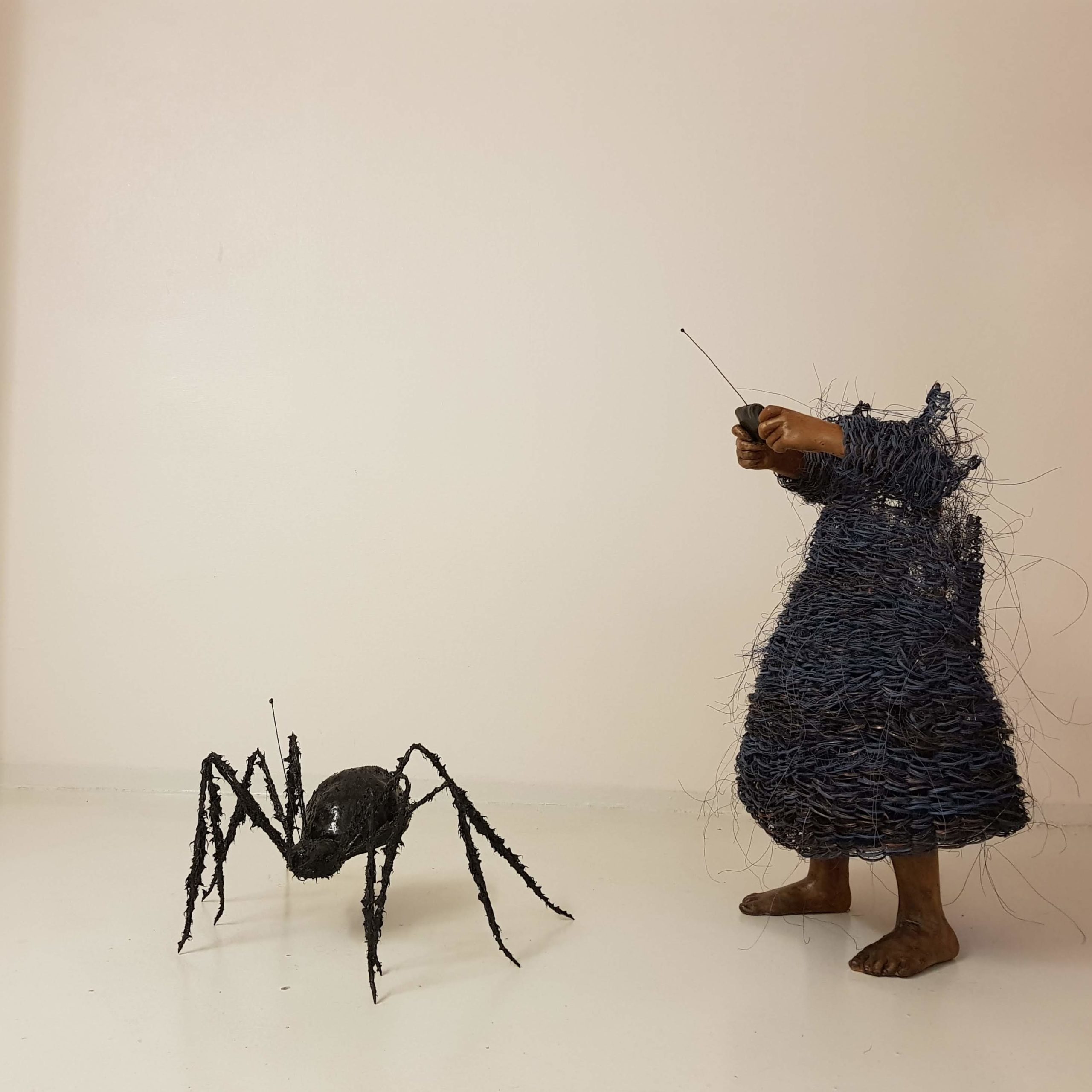 5_Hiro Hiro Art Space_Lene Kilde Remote Control Spider 水泥, 鐵線Concrete, steel 蜘蛛Spider 34 X 44 X 54 CM 小孩Child 83 X 42 X 52 CM 2019