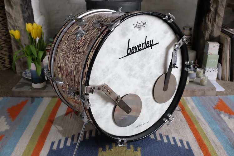 早期Ludwig推出的大鼓消音器