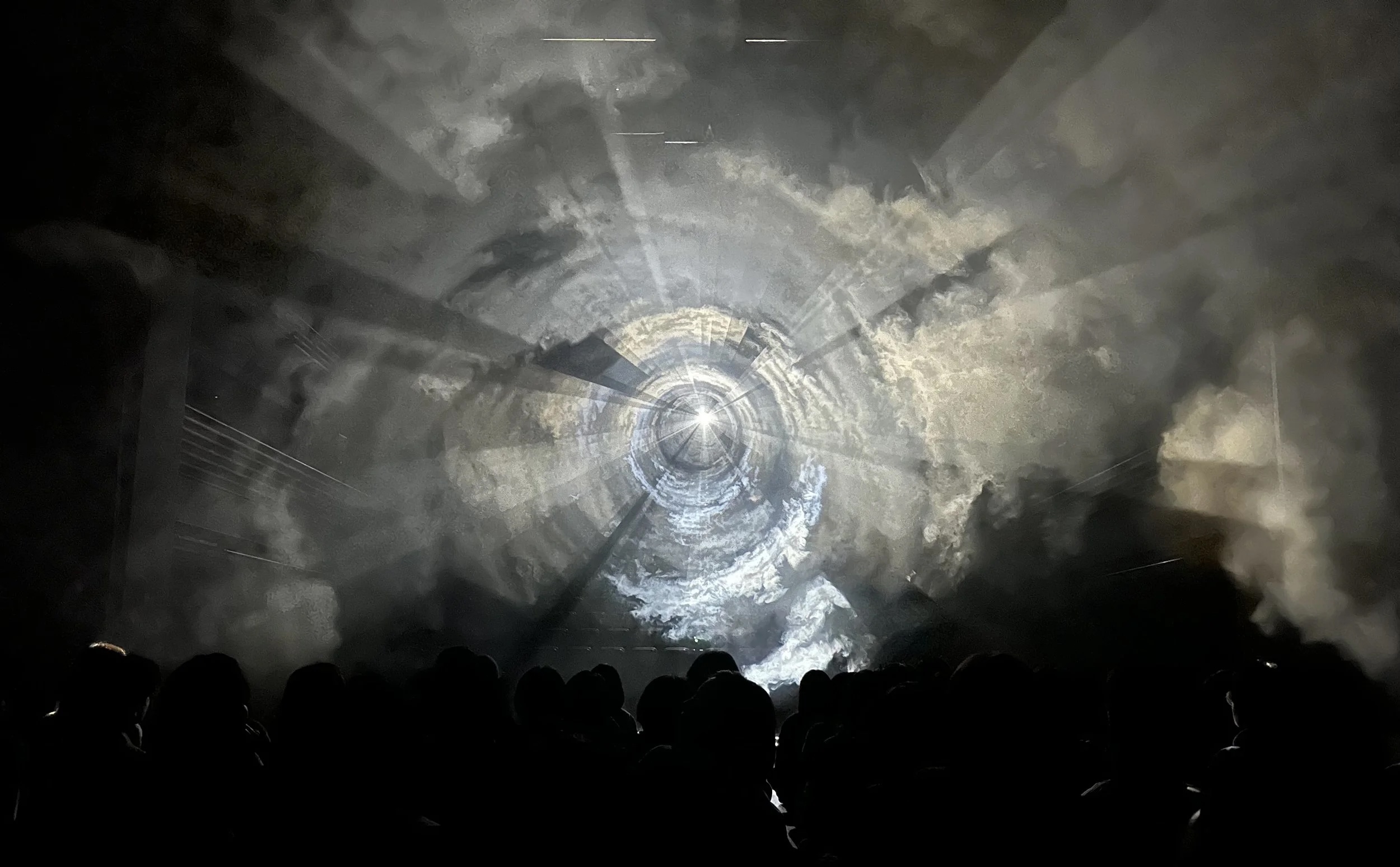 泰國新媒體藝術團隊 DuckUnit